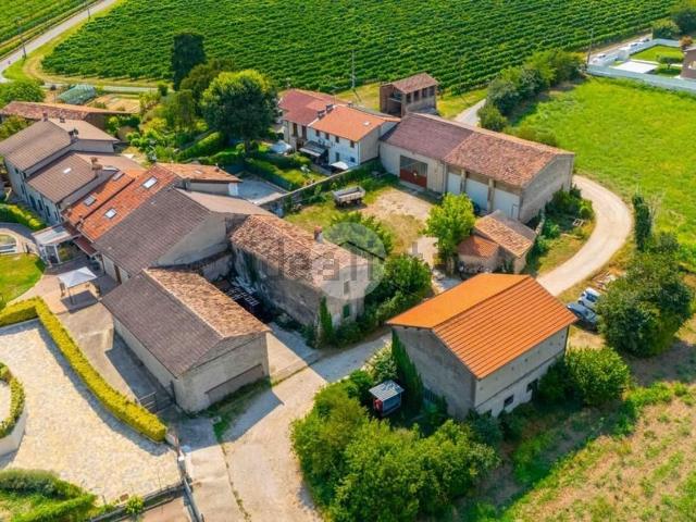 Rustico in vendita a San Pietro di Lavagno, Verona