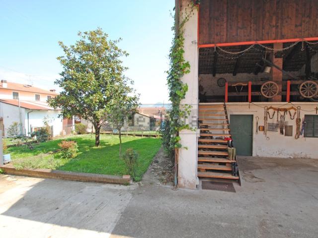 Rustico in vendita a Brogliano, Veneto