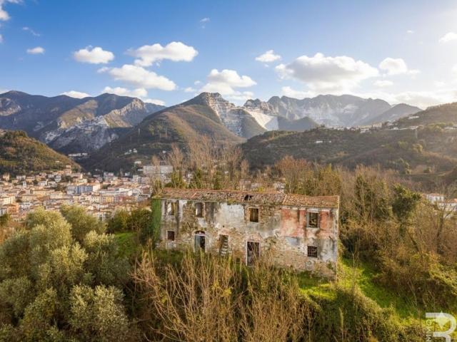 Rustico in vendita a Marina Di Massa, Toscana