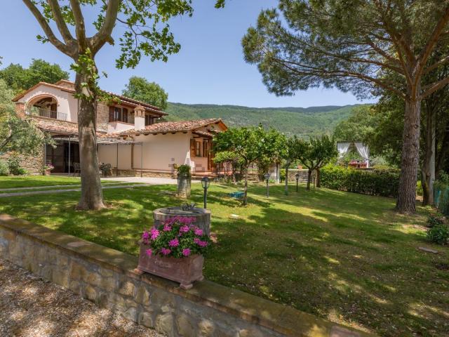 Rustico in vendita a Tavarnelle-Sant'Eusebio, Cortona