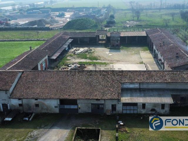 Rustico in vendita a Castegnato, Lombardia