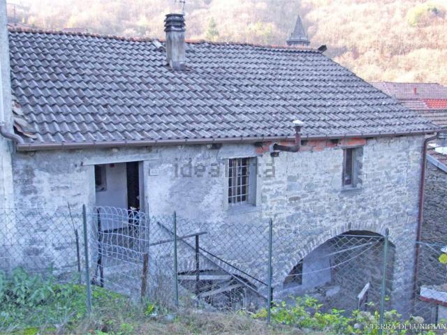 Rustico in vendita a Cervara, Pontremoli