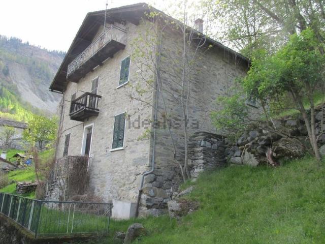 Rustico in vendita a Spriana, Lombardia