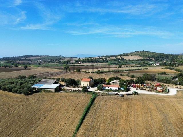Rustico in vendita a Unione di Comuni Montani Colline del Fiora, Montalto Di Castro