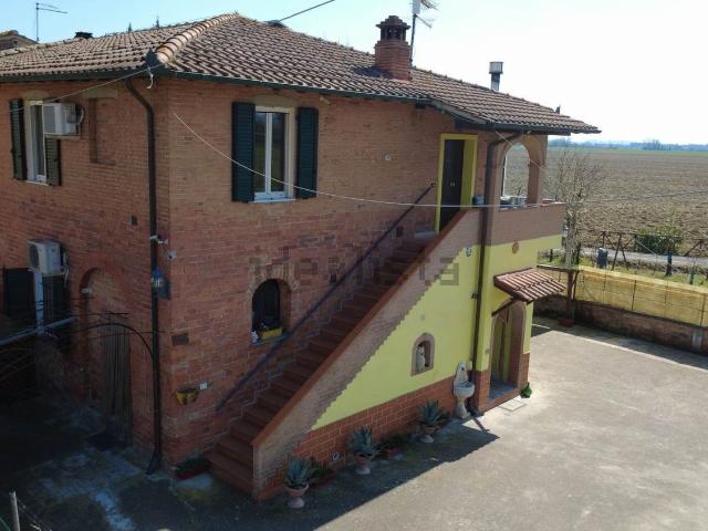 Rustico in vendita a Acquaviva, Abbadia Di Montepulciano