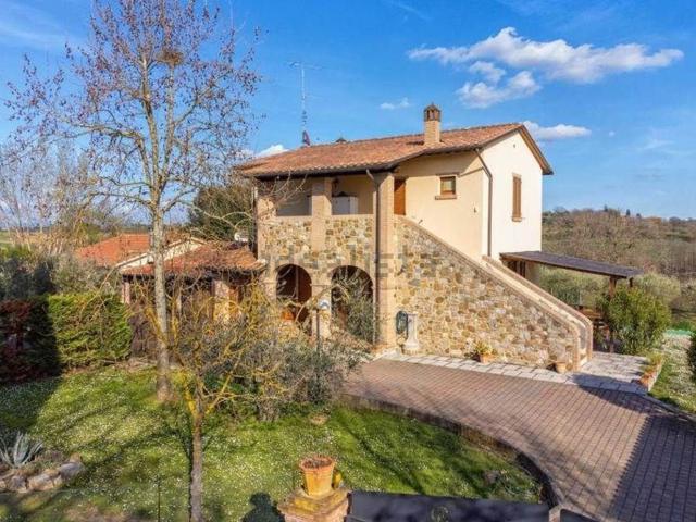 Rustico in vendita a Foiano della Chiana, Arezzo