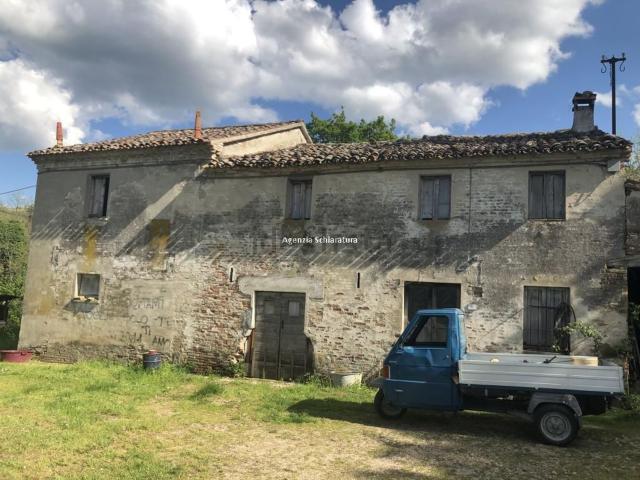 Rustico in vendita a Vallefoglia, Marche