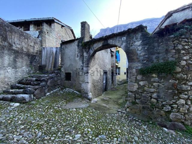 Rustico in vendita a Colognola, Casazza