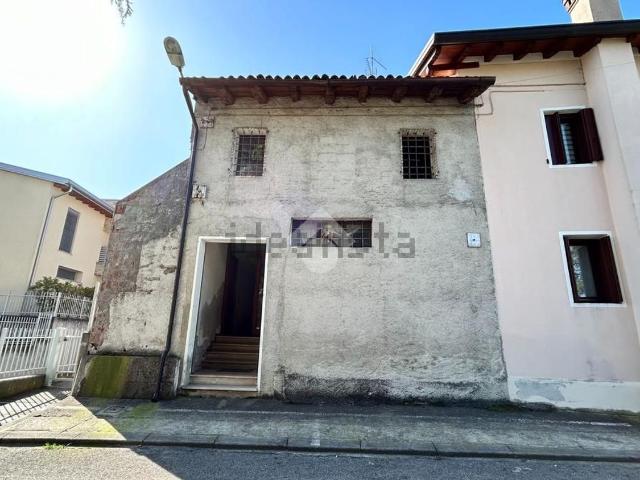 Rustico in vendita a Sacile, Friuli-Venezia Giulia