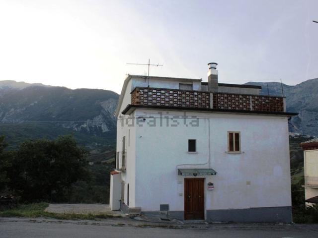 Rustico in vendita a Civitella Messer Raimondo, Abruzzo