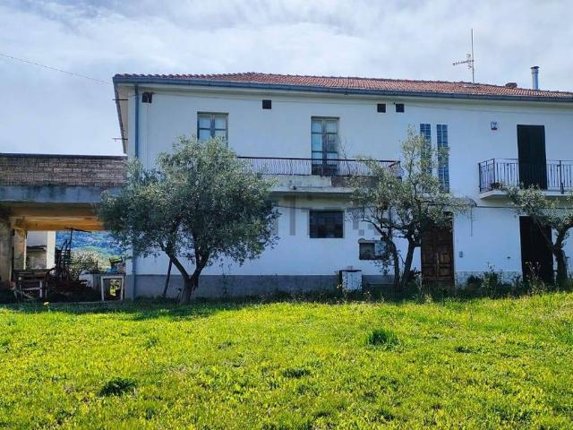Rustico in vendita a Scafa, Abruzzo