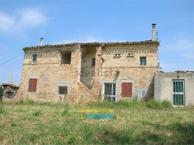 Rustico in vendita a Montone I, Montegiorgio