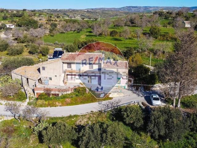 Rustico in vendita a Ragusa, Sicilia