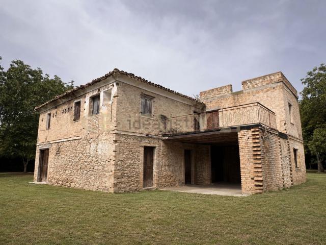 Rustico in vendita a Loreto Aprutino, Abruzzo