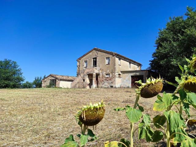 Rustico in vendita a Chiesanuova, Marche