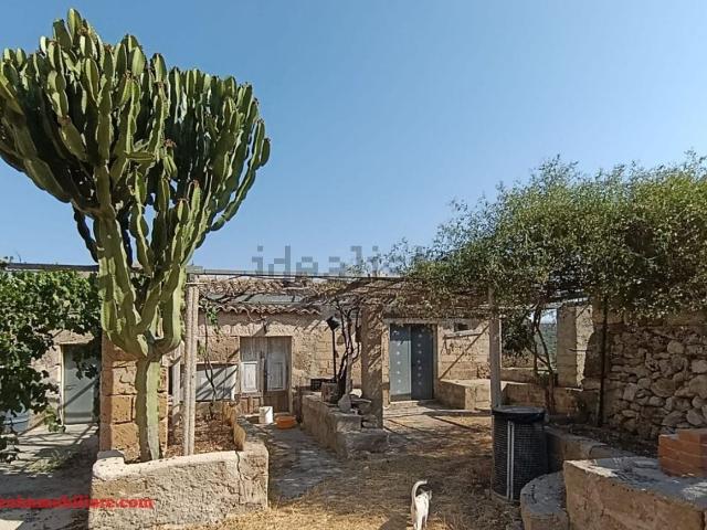 Rustico in vendita a Cava D'aliga, Sicilia