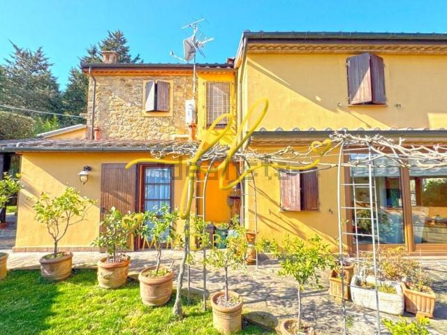 Rustico in vendita a Rosignano Marittimo, Toscana