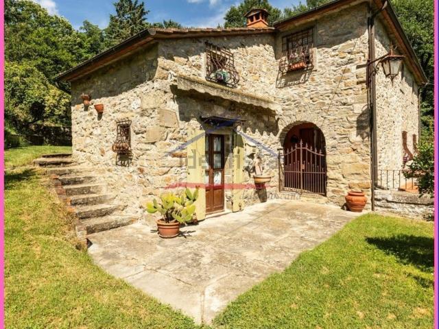 Rustico in vendita a Subbiano, Toscana