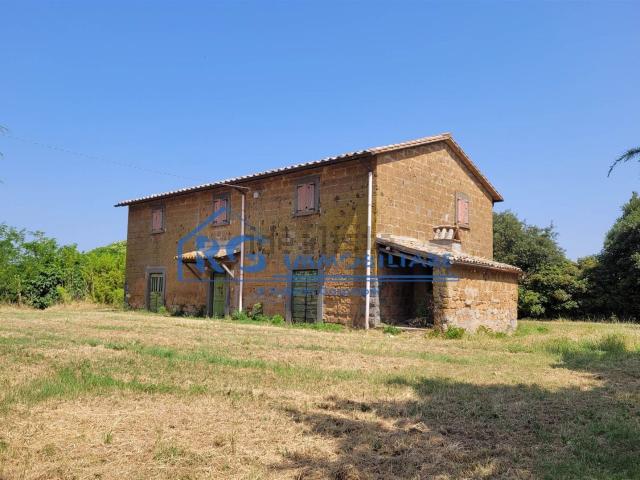 Rustico in vendita a Lubriano, Lazio