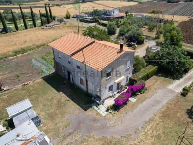 Rustico in vendita a Montalto Di Castro, Lazio