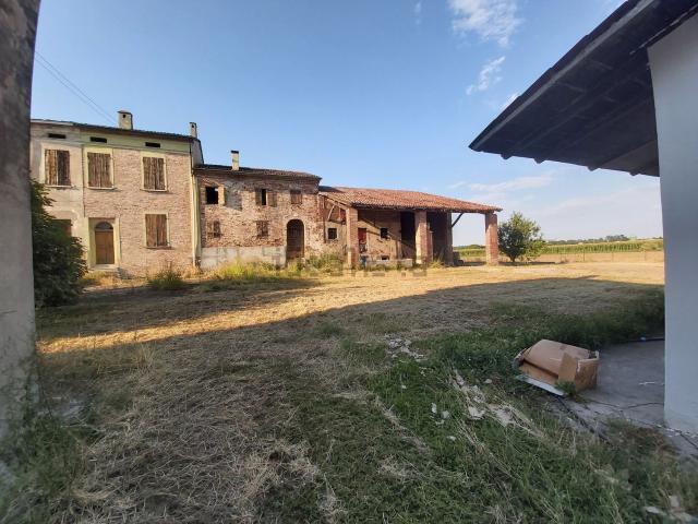 Rustico in vendita a Commessaggio, Lombardia