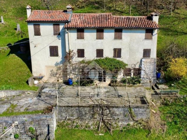 Rustico in vendita a Solagna, Veneto