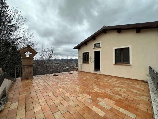 Rustico in vendita a Gualdo Tadino, Umbria