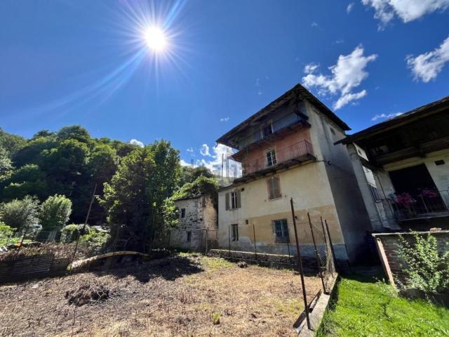 Rustico in vendita a Valchiusa, Piemonte