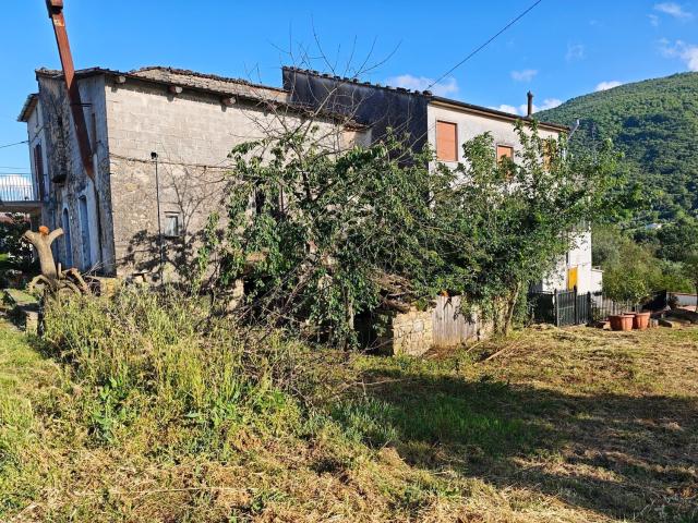 Rustico in vendita a Roccadaspide, Campania