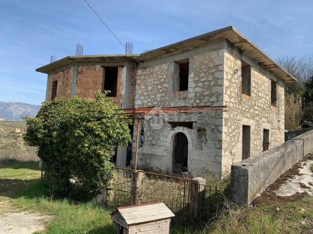 Rustico in vendita a Atina Inferiore - Ponte Melfa, Atina