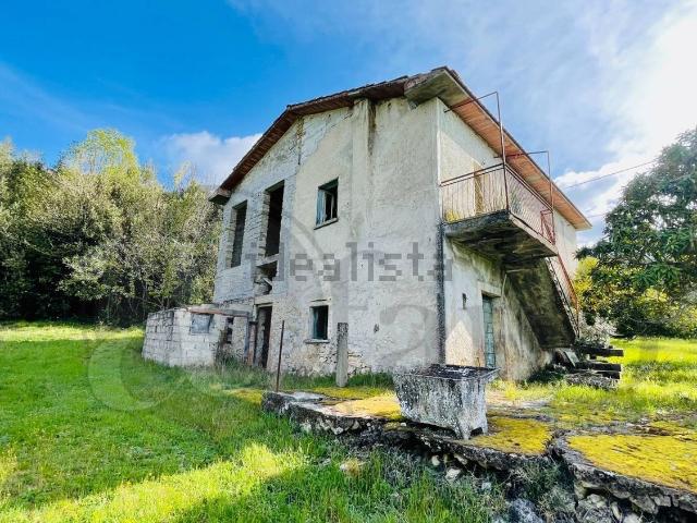 Rustico in vendita a Roccasecca, Lazio