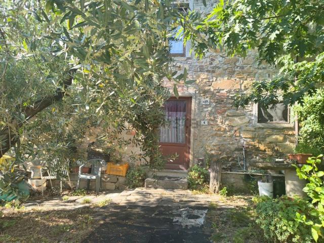 Rustico in vendita a Tobbiana, Montale