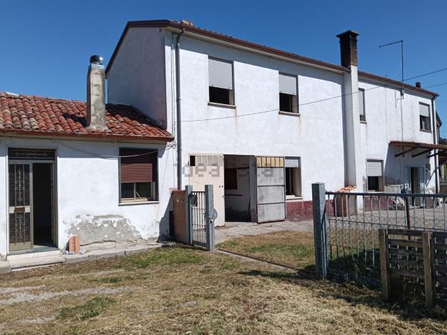 Rustico in vendita a Pezzoli, Ceregnano