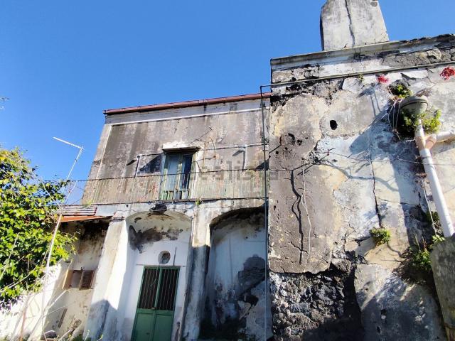 Rustico in vendita a Boscotrecase, Campania