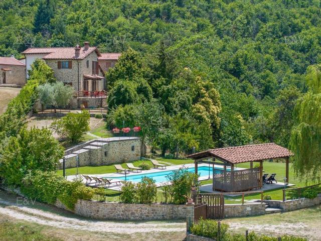 Rustico in vendita a Badia Tega, Ortignano Raggiolo