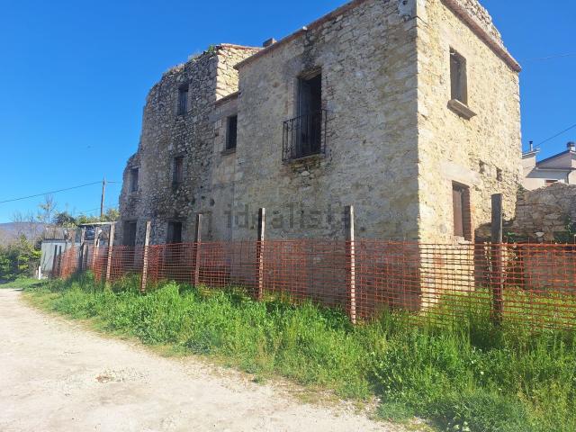 Rustico in vendita a Cantalice, Lazio