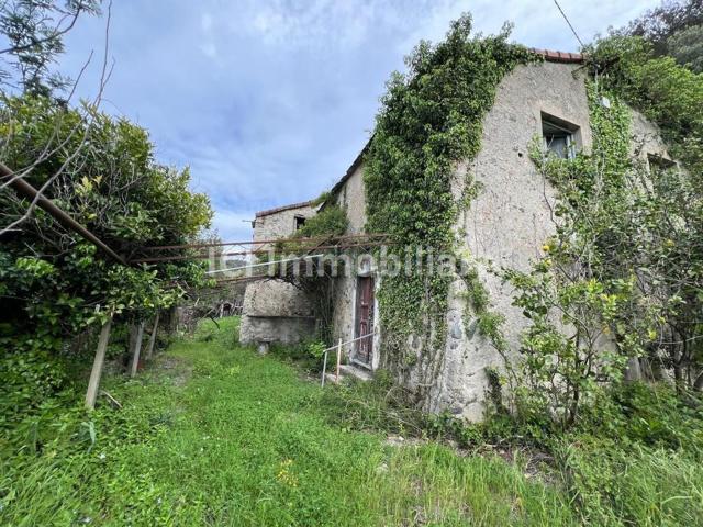 Rustico in vendita a Luceto, Albisola Superiore