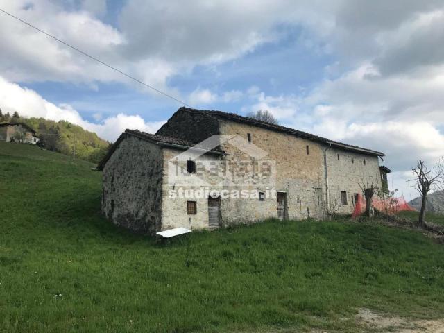 Rustico in vendita a Comunità Montana della Valle Brembana, Dossena