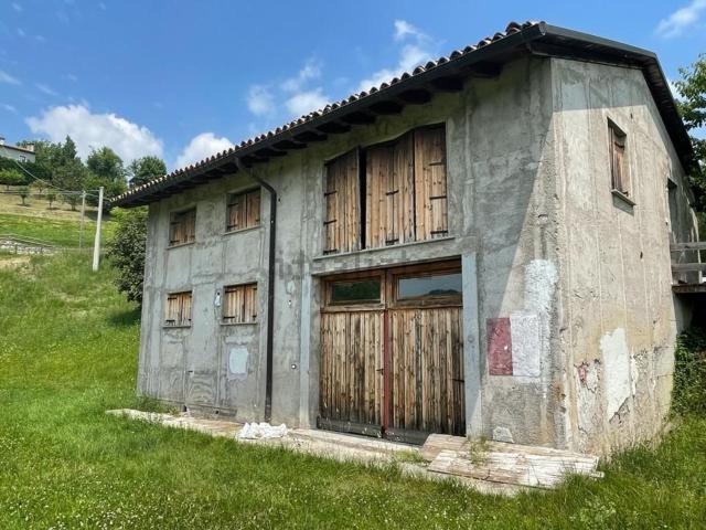 Rustico in vendita a Tarzo, Veneto