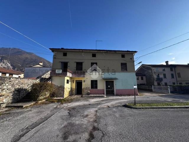 Rustico in vendita a Santorso, Veneto