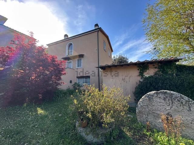 Rustico in vendita a Crespina Lorenzana, Lorenzana