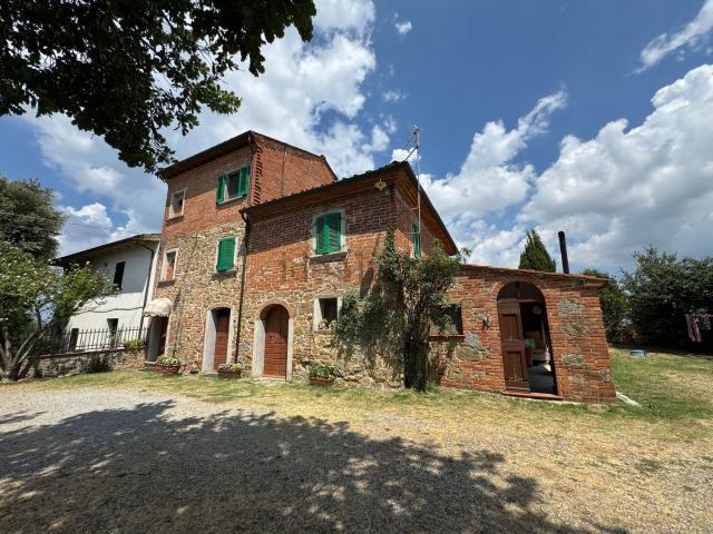 Rustico in vendita a Marciano Della Chiana, Toscana