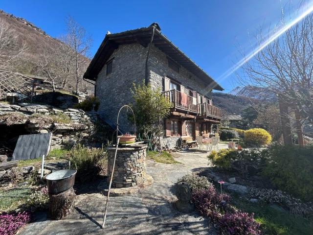 Rustico in vendita a Unione Montana di Comuni delle Valli di Lanzo, Ceronda e Casternone, Piemonte