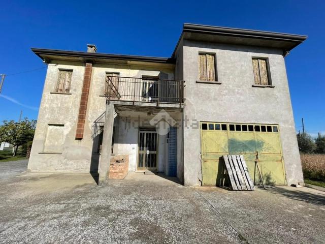 Rustico in vendita a Arzergrande, Veneto