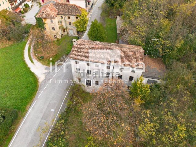 Rustico in vendita a Tarzo, Veneto