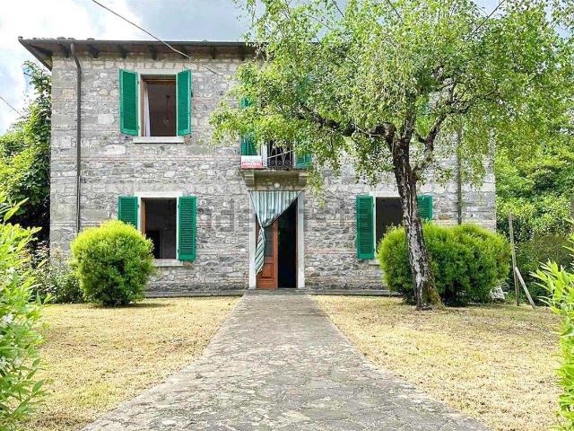 Rustico in vendita a Casatico, Camporgiano