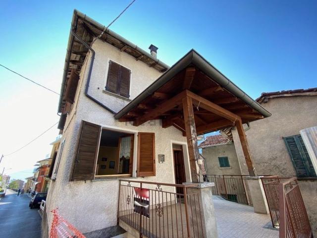 Rustico in vendita a Campiedi, Dongo
