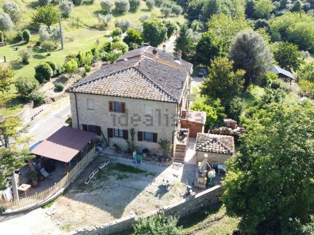Rustico in vendita a Volterra, Toscana
