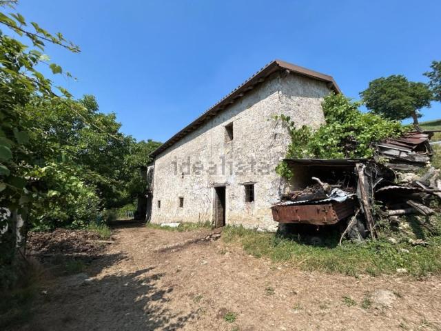 Rustico in vendita a Tavernola Bergamasca, Lombardia