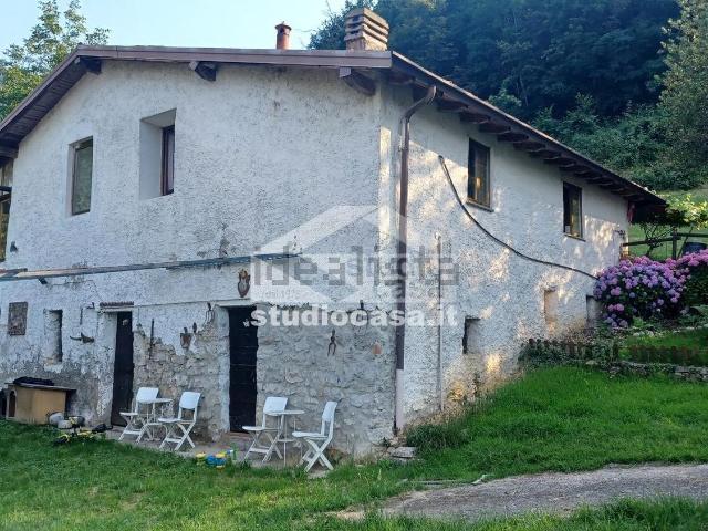 Rustico in vendita a Fonteno, Lombardia